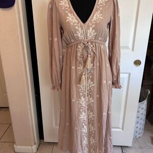 Chic Long Sleeve Embroidered Dress in Beige